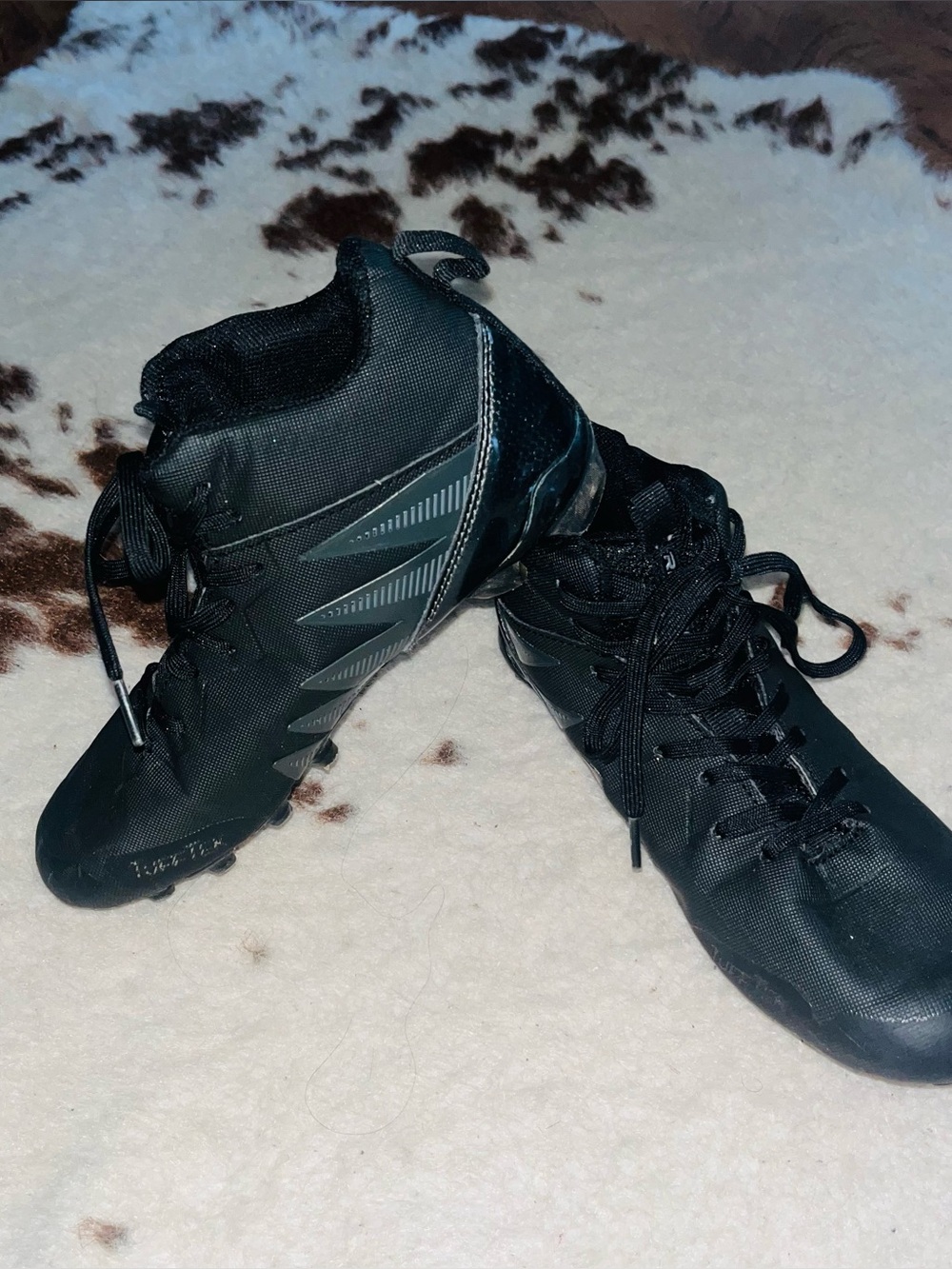 Boys  Black Athletic Cleats - Rawlings